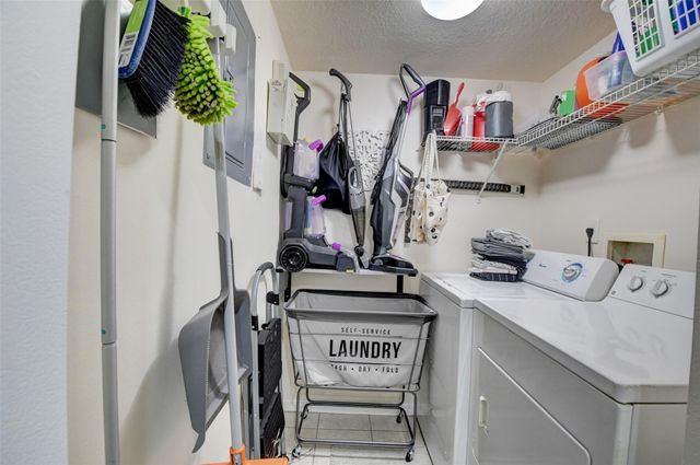 704 Villa Circle 704, Boynton Beach, FL 33435