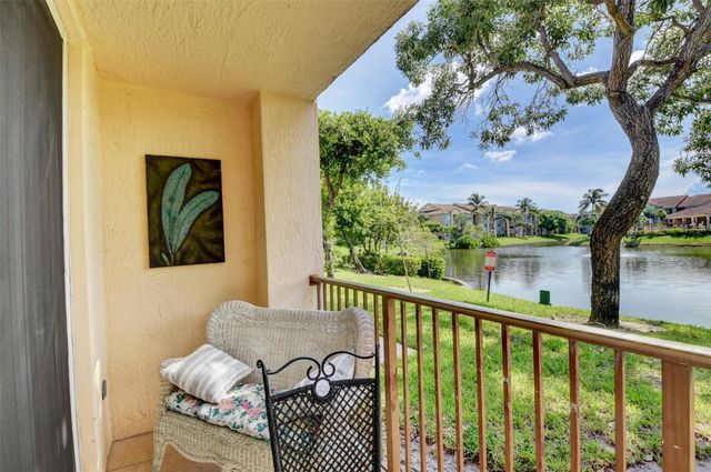 704 Villa Circle 704, Boynton Beach, FL 33435