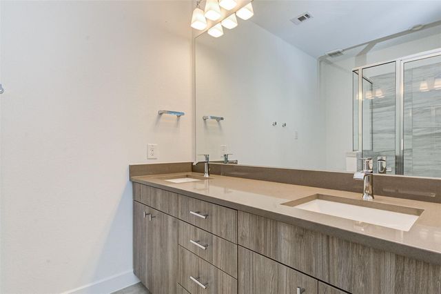 482B S Centro Circle, Shenandoah, TX 77385