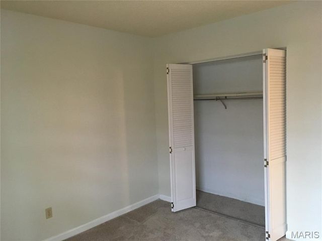 9071 Wrenwood Lane, Brentwood, MO 63144