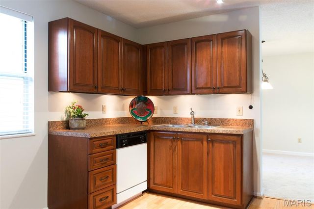 9071 Wrenwood Lane, Brentwood, MO 63144