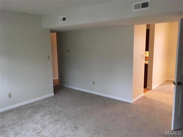 9071 Wrenwood Lane, Brentwood, MO 63144