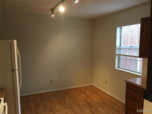 9071 Wrenwood Lane, Brentwood, MO 63144