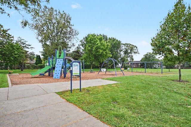 1021 Colony Drive, Crystal Lake, IL 60014