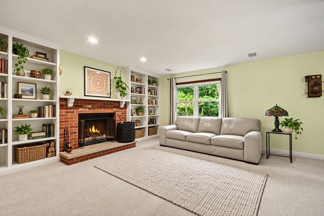 1021 Colony Drive, Crystal Lake, IL 60014
