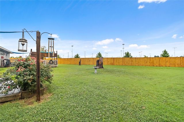 821 N 12th Terrace, Rogers, AR 72756