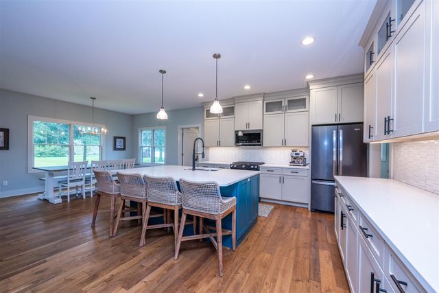 1874 Fox Prairie Road, Saint Joseph, MI 49085