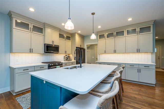 1874 Fox Prairie Road, Saint Joseph, MI 49085