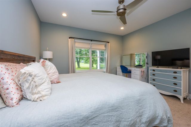 1874 Fox Prairie Road, Saint Joseph, MI 49085