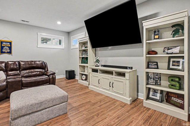 11391 Carson City Drive, Osceola, IN 46561