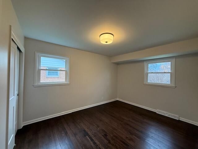 6936 N Braeburn LANE, Glendale, WI 53209