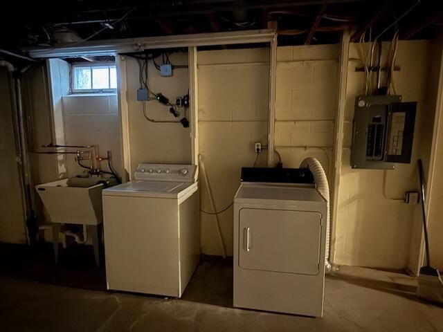 6936 N Braeburn LANE, Glendale, WI 53209