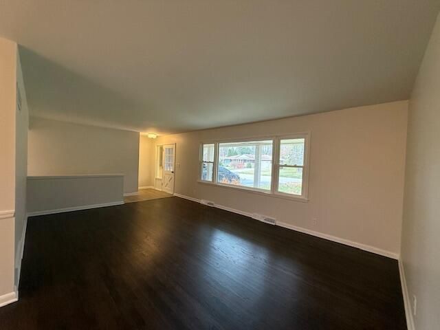 6936 N Braeburn LANE, Glendale, WI 53209