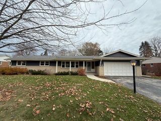 6936 N Braeburn LANE, Glendale, WI 53209