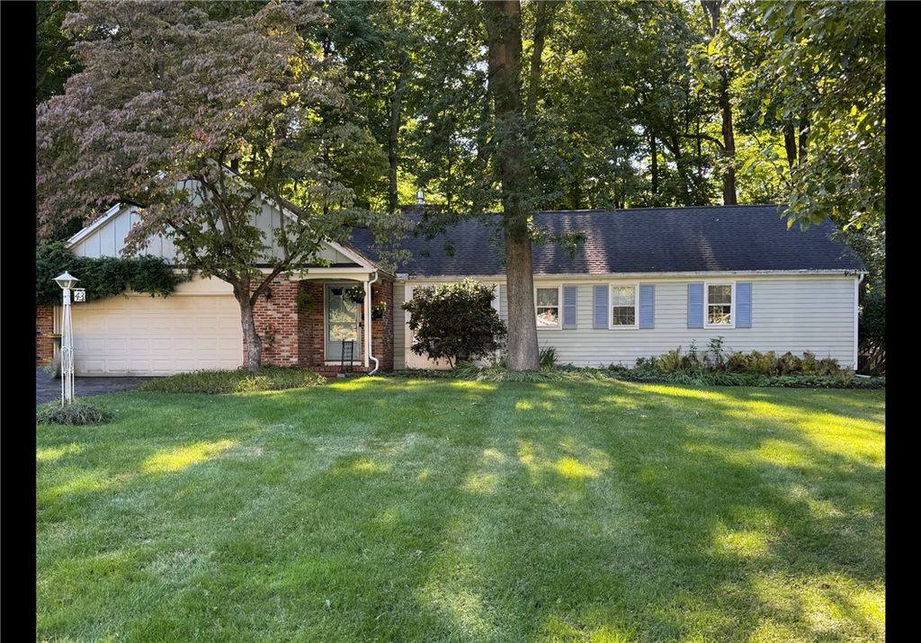 43 Crystal Spring Lane, Perinton, NY 14450