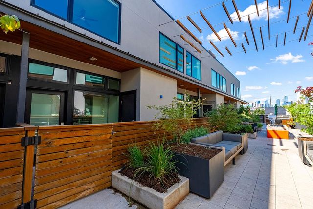 2002 E 7th ST 207, Austin, TX 78702