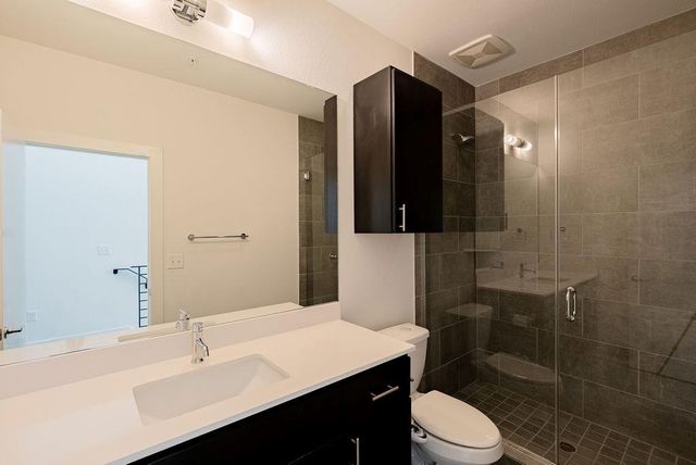 2002 E 7th ST 207, Austin, TX 78702