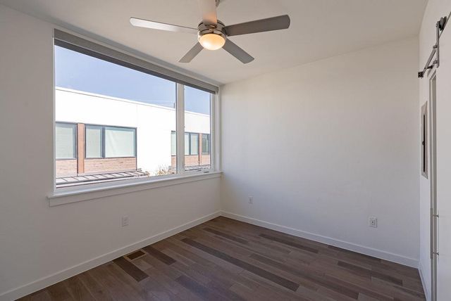2002 E 7th ST 207, Austin, TX 78702
