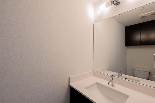 2002 E 7th ST 207, Austin, TX 78702