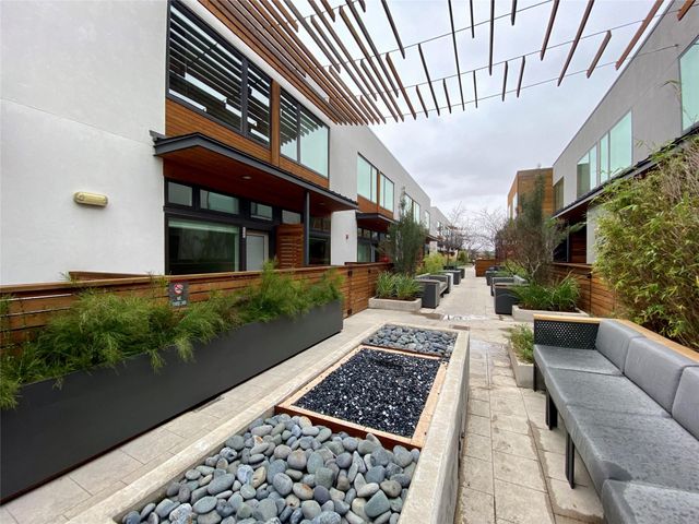 2002 E 7th ST 207, Austin, TX 78702