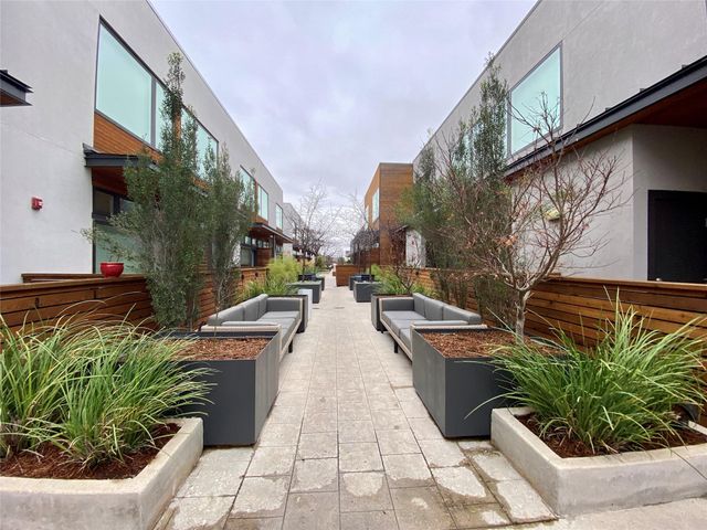 2002 E 7th ST 207, Austin, TX 78702