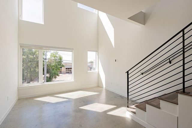 2002 E 7th ST 207, Austin, TX 78702