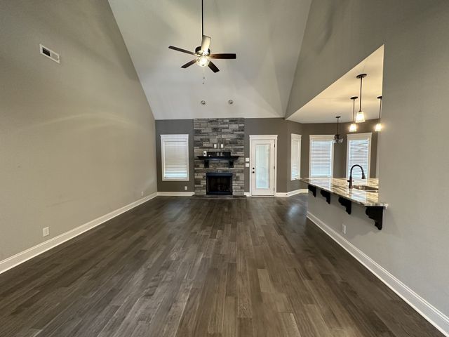 1592 Charles Bell Rd, Clarksville, TN 37040