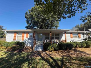 300 Mcalpine Drive, Huntsville, AL 35803