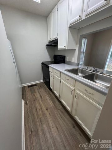 8014 Pleasant Grove Road B, Charlotte, NC 28216