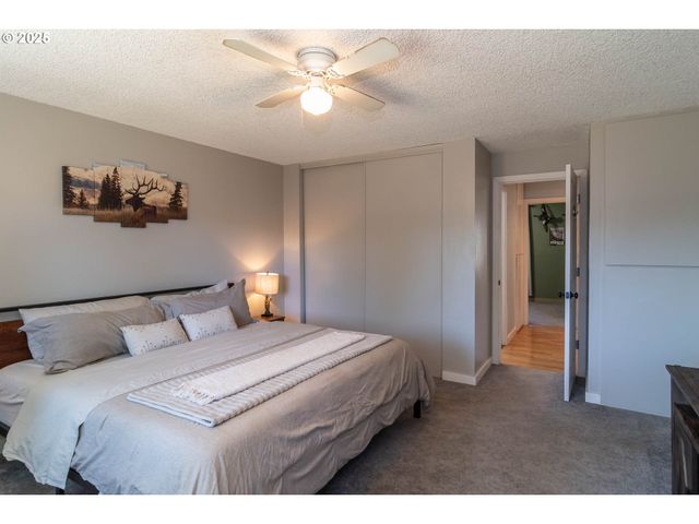 1304 E FOURTH Ave, Sutherlin, OR 97479