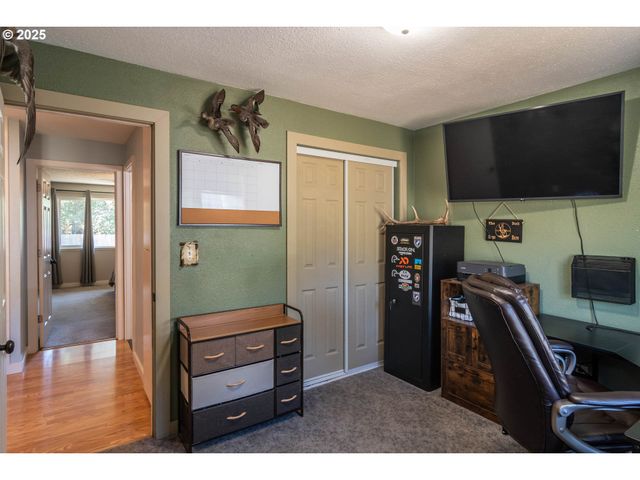 1304 E FOURTH Ave, Sutherlin, OR 97479