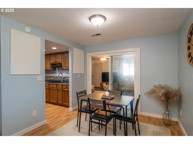 1304 E FOURTH Ave, Sutherlin, OR 97479