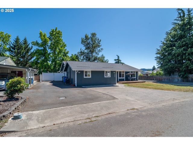 1304 E FOURTH Ave, Sutherlin, OR 97479