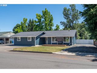 1304 E FOURTH Ave, Sutherlin, OR 97479