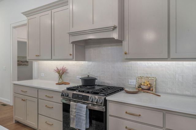 5447 E Wild Horse Drive, Springfield, MO 65802