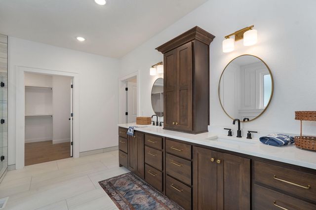 5447 E Wild Horse Drive, Springfield, MO 65802