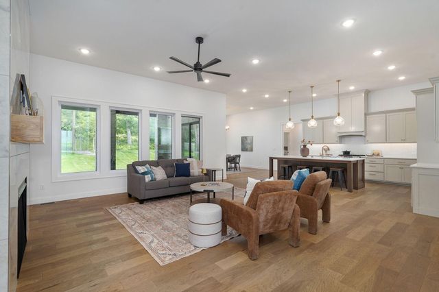 5447 E Wild Horse Drive, Springfield, MO 65802