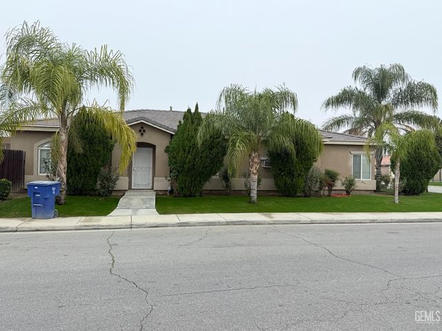 8214 Slider Drive, Bakersfield, CA 93313