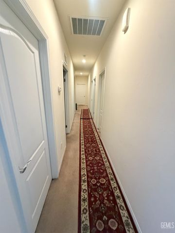 8214 Slider Drive, Bakersfield, CA 93313