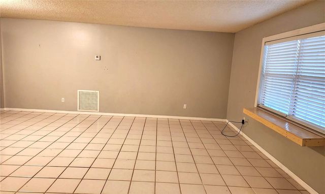 2033 QUINTILIS CT, Deltona, FL 32738