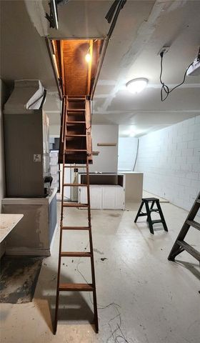 2033 QUINTILIS CT, Deltona, FL 32738