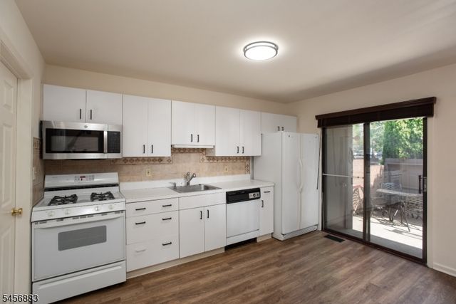 3722 Bloomingdale Dr, Hillsborough Twp., NJ 08844