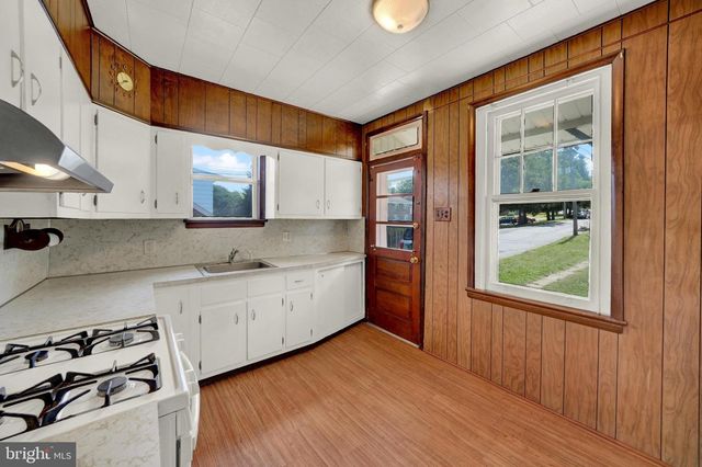 716 E 2ND ST, Birdsboro, PA 19508