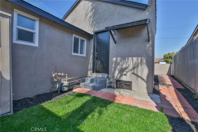 1712 E 57th, Los Angeles, CA 90058