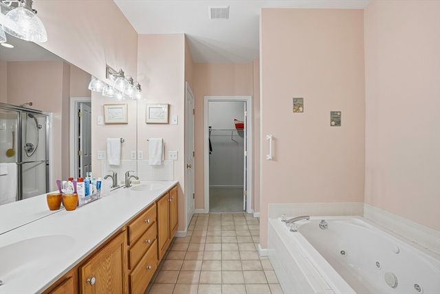19 Brook Lane 19, Berlin, MA 01503
