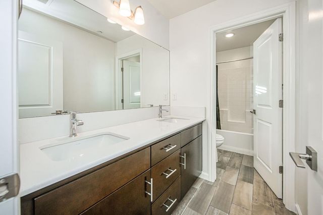 3660 Parkstone Way, Clovis, CA 93619