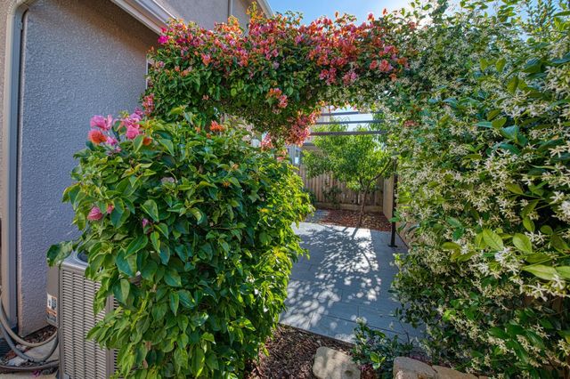 3660 Parkstone Way, Clovis, CA 93619