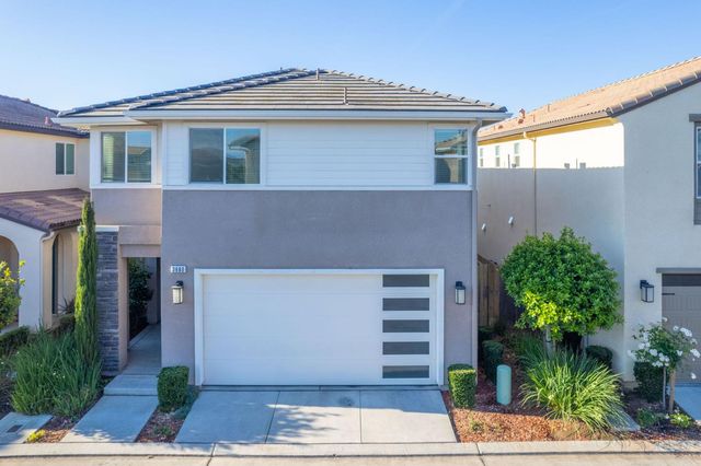 3660 Parkstone Way, Clovis, CA 93619