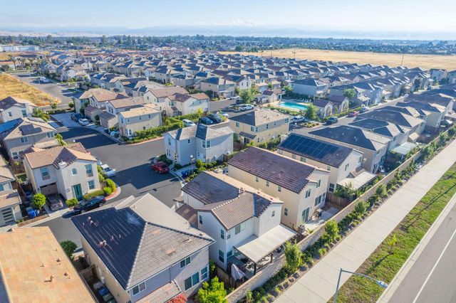 3660 Parkstone Way, Clovis, CA 93619