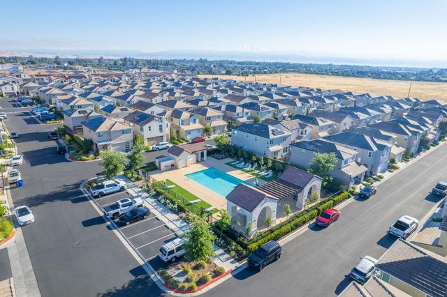 3660 Parkstone Way, Clovis, CA 93619